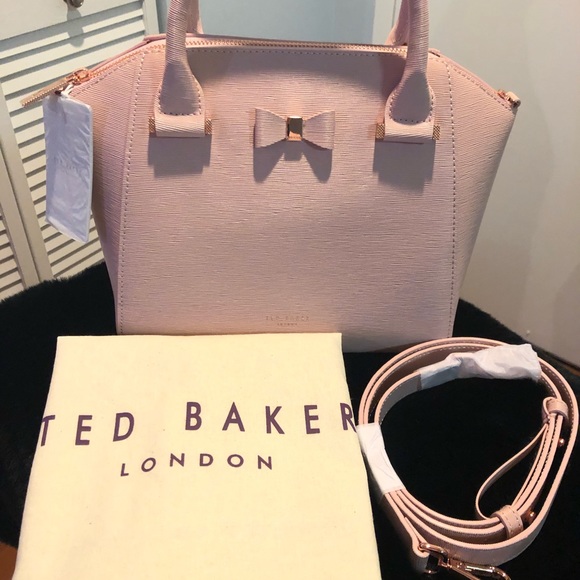 Ted Baker London Handbags - 💋 HOST PICK 🎉 Ted Baker Tote
